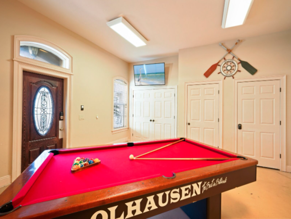 Luxurious Coastal Retreat in Miramar Beach - 7-Bedroom Home Near Beach
